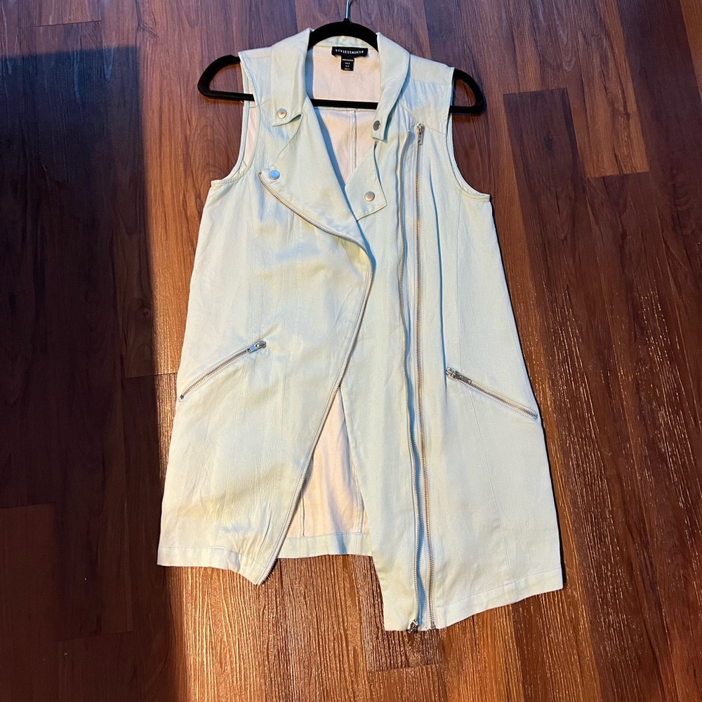 Stylestalker revolve light blue vest sleevelesss jacket